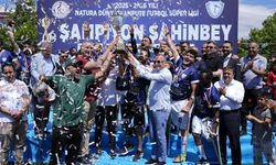 Ampute kupasını kaldırdı