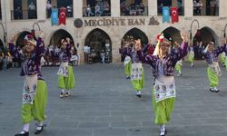 Halk Oyunlarına ev sahipliği yapıyoruz
