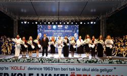 Minikler kep attı