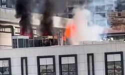 Hükümet konağının çatısında yangın paniği