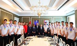 Bakan Aşkın Bak, Spor Lisesini tebrik etti