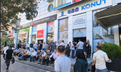 Herkes Bahçeli eve koştu