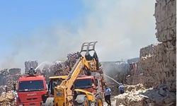Kağıt fabrikasında yangın