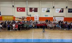 Minikler hentbol şampiyonasında 4. olduk