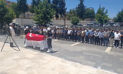 Polis memuruna gözyaşı ile uğurlandı