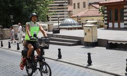 Bisikletiyle Türkiye'yi turluyor
