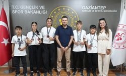Gaziantep’in gururları Şahin’i ziyaret etti