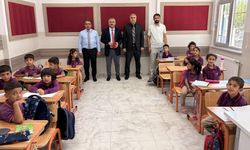 Depremde yıkılan okul yeni binada eğitimde