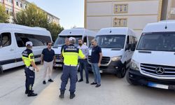 Okul önlerinde sıkı takip