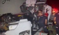 TAG Otoyolu'nda tır devrildi: 1 yaralı