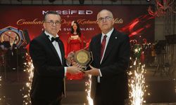 Cumhuriyete değer katan ödülü Üstündağ aldı