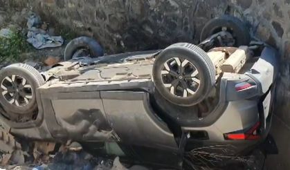 Araç kanala uçtu: 4 yaralı