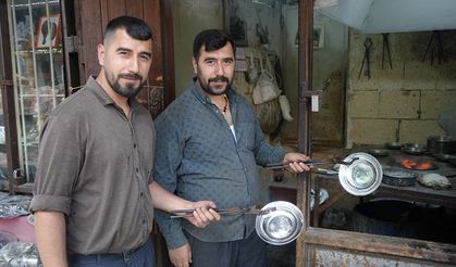 Kalaycı ikizler, mesleği yaşatıyor