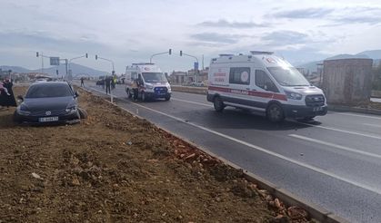 Kavşakta çarpıştılar