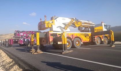 Manevra yapan tanker yoldan çıktı