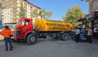 El freni çekilmeyen tanker 3 araca çarptı
