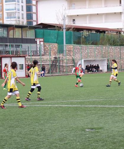 Öğrenciler futbol turnuvasına katıldı