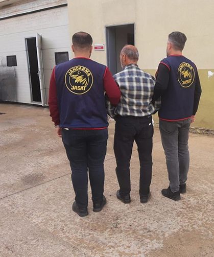 Kasten öldürme suçundan aranıyordu