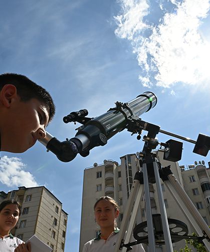 Öğrenciler güneşi teleskopla gözlemledi