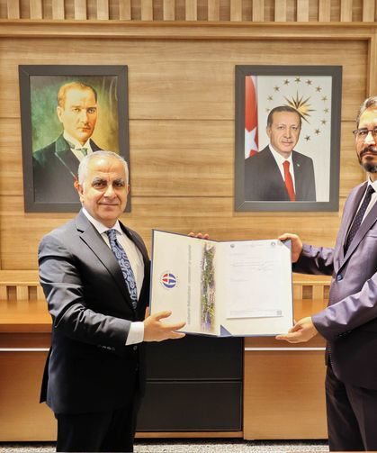 Çetin rektör yardımcısı oldu