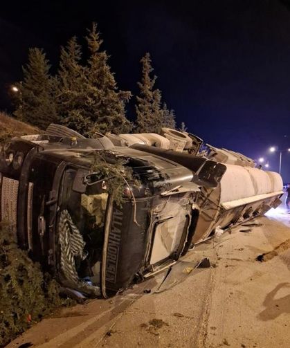 Kontrolden çıkan tır devrildi: 1 yaralı
