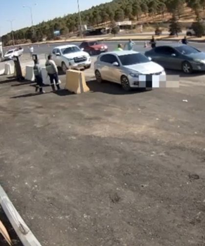 Polise çarpıp kaçtı