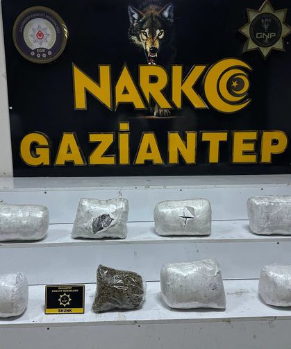 Yasaklı maddeyi bavullara zulalamışlar