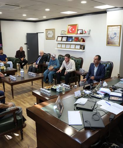 Açık kapıda buluştu
