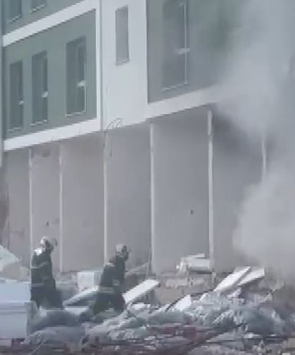 Deprem konutundaki yangın söndürüldü