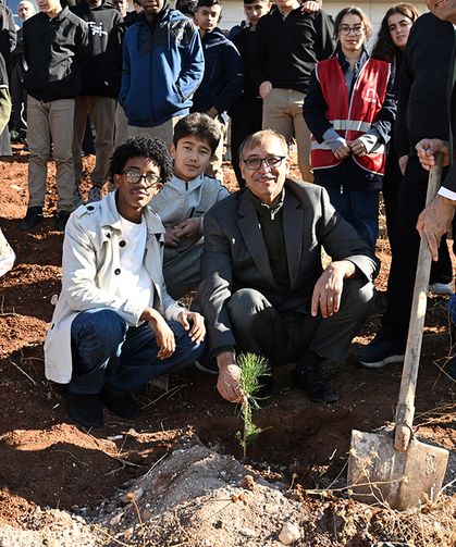 Gazze için fidan dikildi