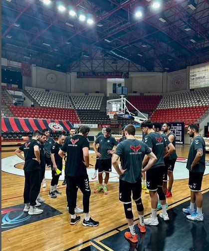 Efeler, İstanbul’a hazırlanıyor