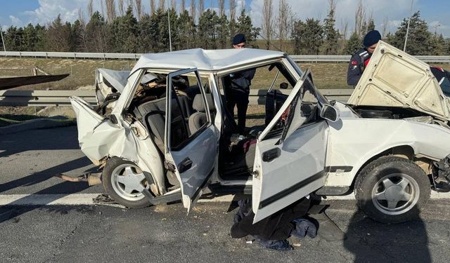 TEM'de trafik kazası: Aynı aileden 3 kişi öldü