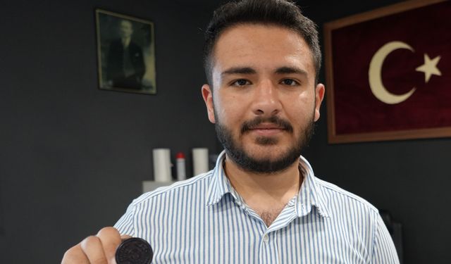 Türkiye'nin en genç muhtarı oldu
