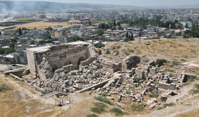 İç Kale Cami onarılmayı bekliyor