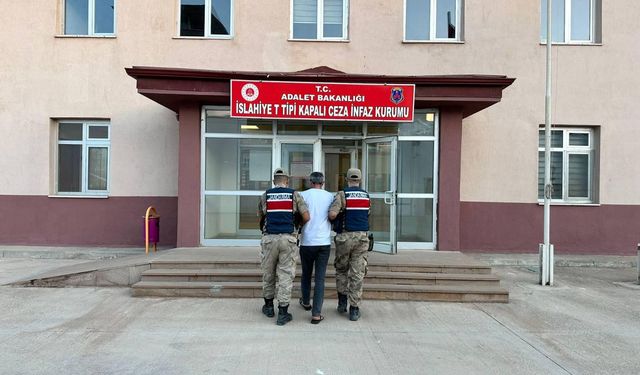 Yaralama suçundan aranıyorlardı