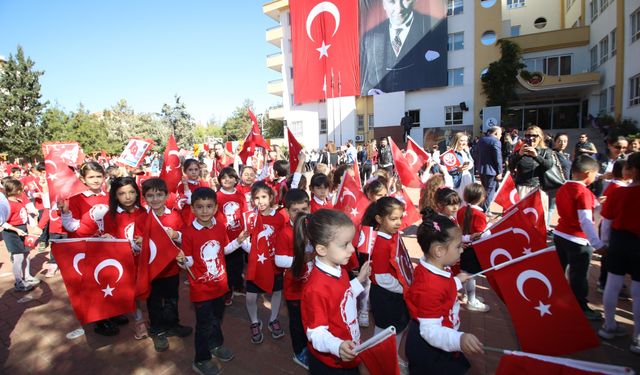 Kolej’de Cumhuriyet coşkusu