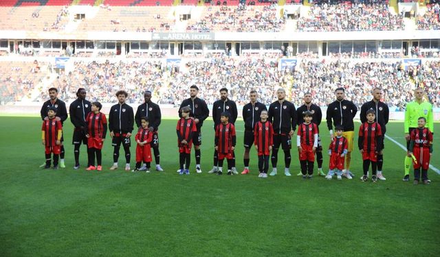 Fenerbahçe'ye farklı kadro!