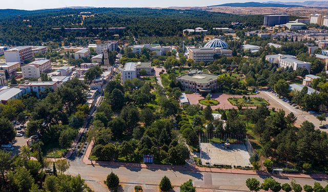 GAÜN’de üç bölüm akredite oldu