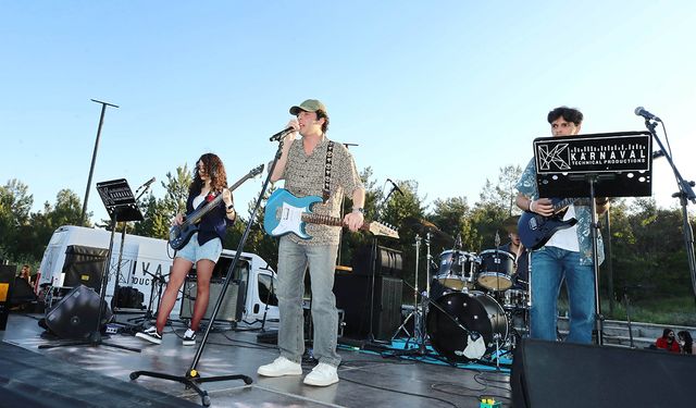 Rock müziğe doydular