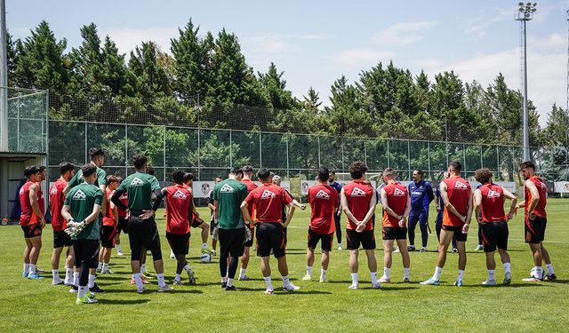 10 futbolcu yoktu