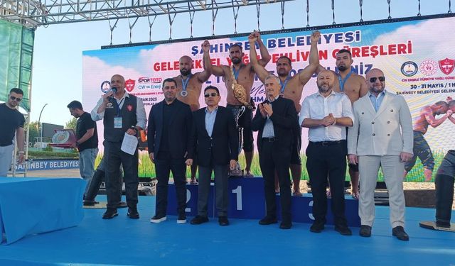 Altın kemerin sahibi belli oldu
