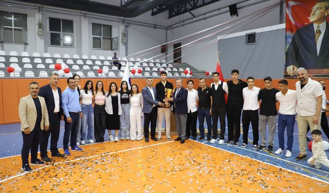 Başarılı sporculara ödül