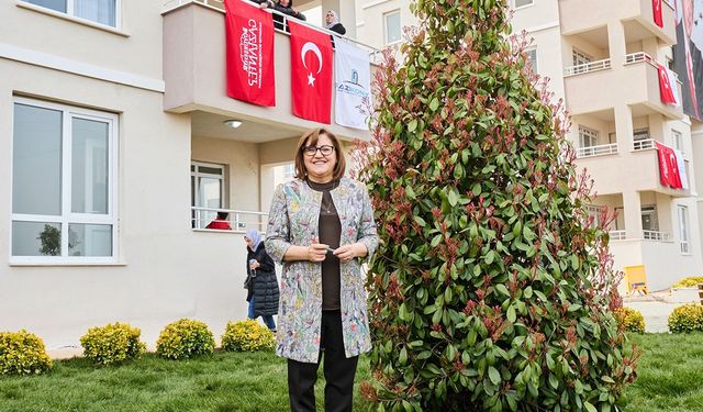 Büyükşehir 887 konutu teslim etti
