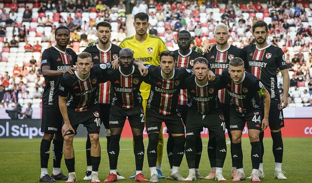 Futbolcusuna en çok şans veren 3. takımız