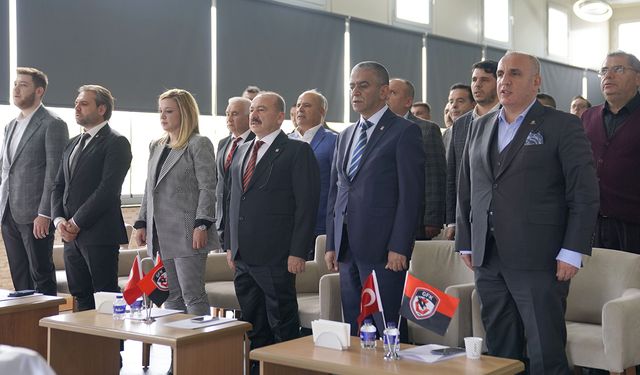 Her şey kongreye bağlı