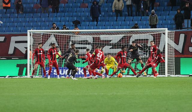 İç sahada iyi dış sahada kötü