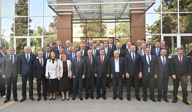 İş dünyasını dinledi