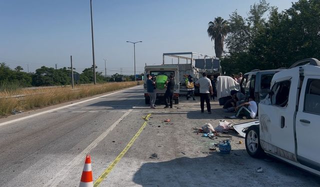 Kamyon 3 aracı biçti: 1 ölü, 10 yaralı