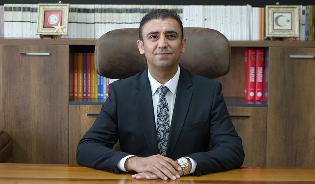 Müdür öğrencileri tebrik etti