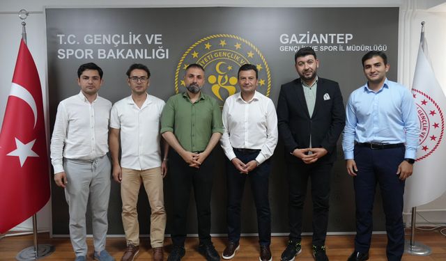 Özdal'dan Şahin'e sürpriz ziyaret